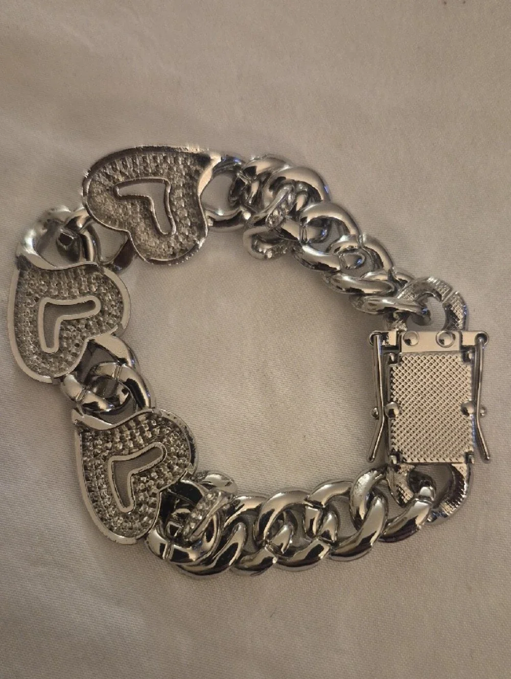 Pavé Heart Silver-Link Bracelet with Sparkling Crystals 7.5